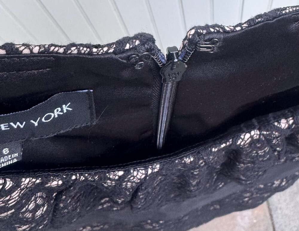 Jones New York Black Lace Overlay Dress Size 6 - Picture 9 of 9